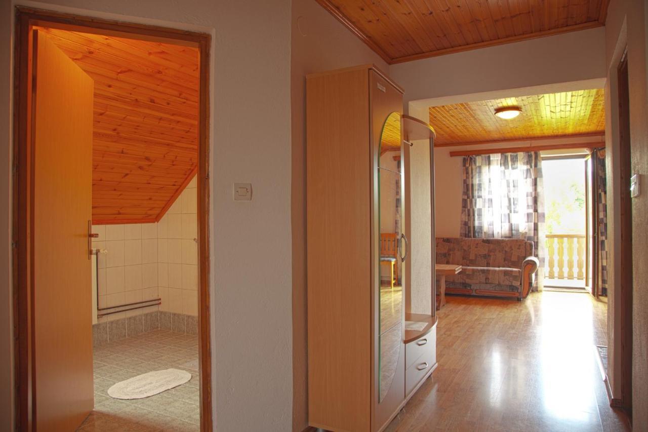 Guesthouse Zafran Smoljanac Bilik gambar